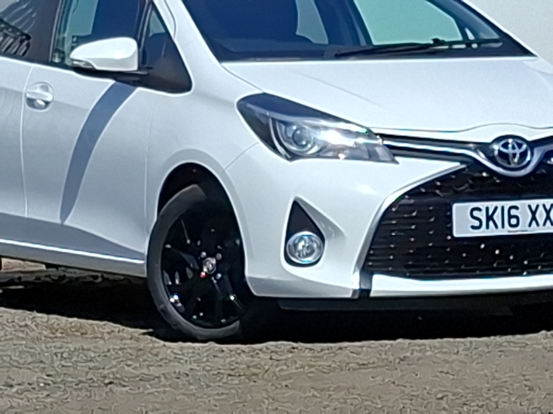 Toyota Yaris Hatchback White #20