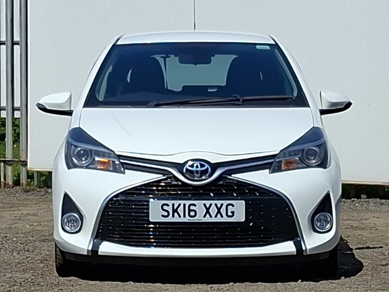 Toyota Yaris Hatchback White #14