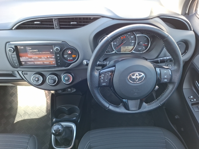 Toyota Yaris Hatchback White #8
