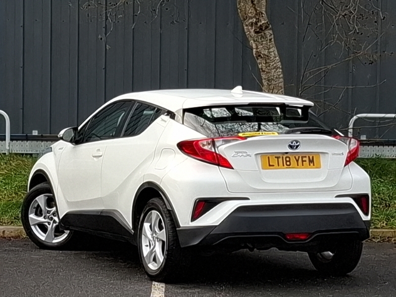 Toyota C-Hr 1.8 Hybrid Icon Cvt White #2