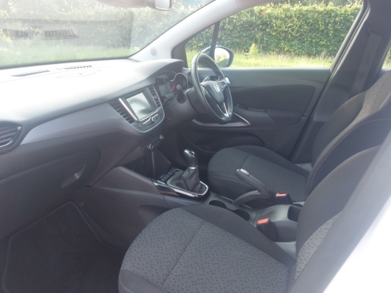 Vauxhall Crossland 1.2 Design White #5
