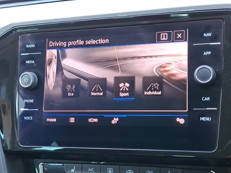 Volkswagen Passat Tdi Evo Se Nav Blue #16