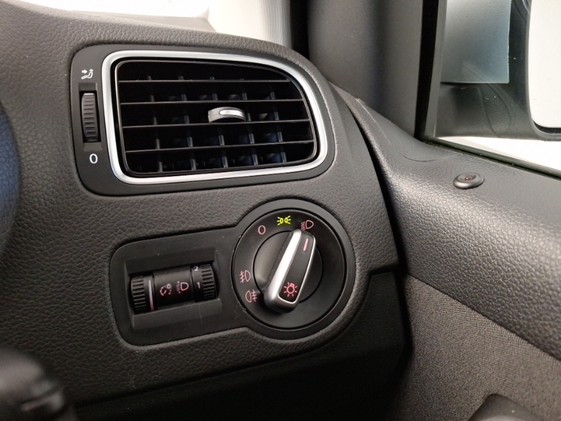 Volkswagen Polo Hatchback Match 2012 Silver #9