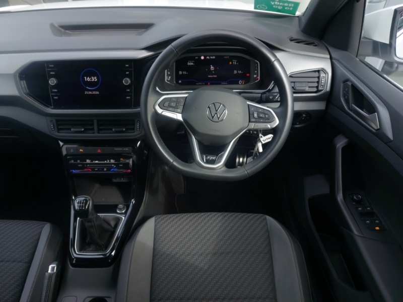 Volkswagen T-Cross 1.0 Tsi 95Ps Active Hatchback Black #8