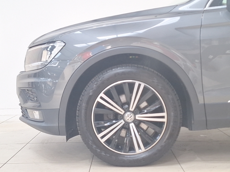 Volkswagen Tiguan Se Navigation Tsi Bluemotion Technology Black #19