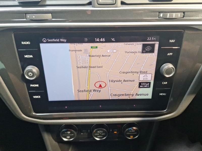 Volkswagen Tiguan Se Navigation Tsi Bluemotion Technology Black #10