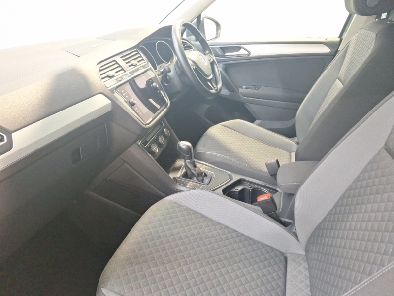 Volkswagen Tiguan Se Navigation Tsi Bluemotion Technology Black #5