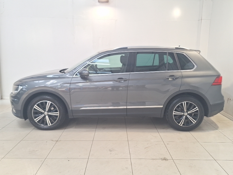 Volkswagen Tiguan Se Navigation Tsi Bluemotion Technology Black #4