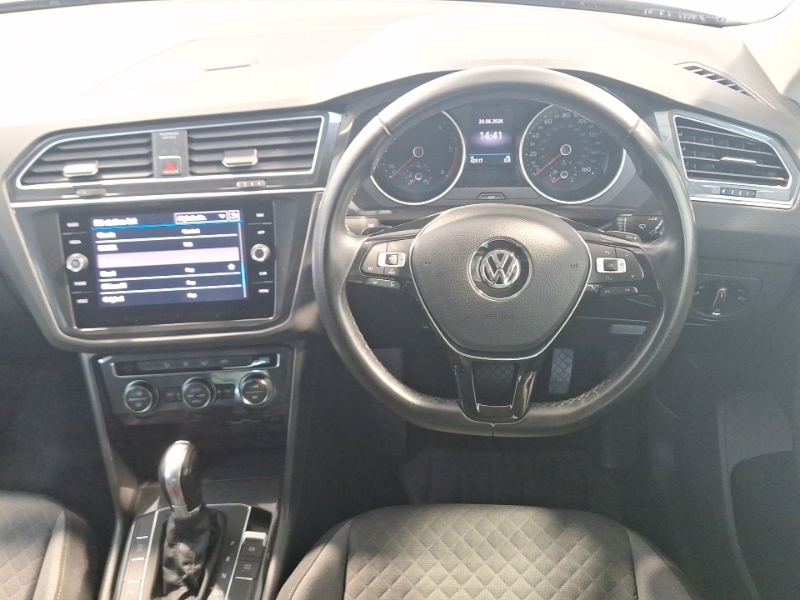 Volkswagen Tiguan Se Navigation Tsi Bluemotion Technology Black #8