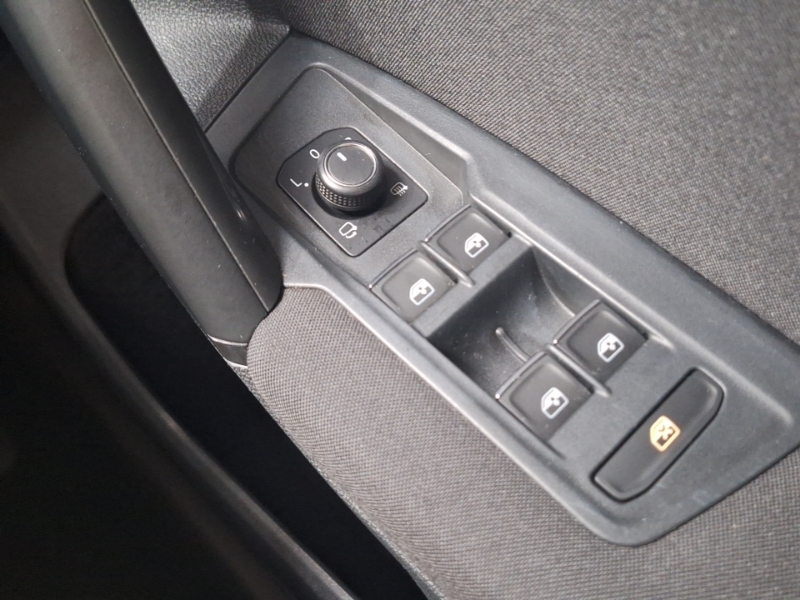 Volkswagen Tiguan Se Navigation Tsi Bluemotion Technology Black #17