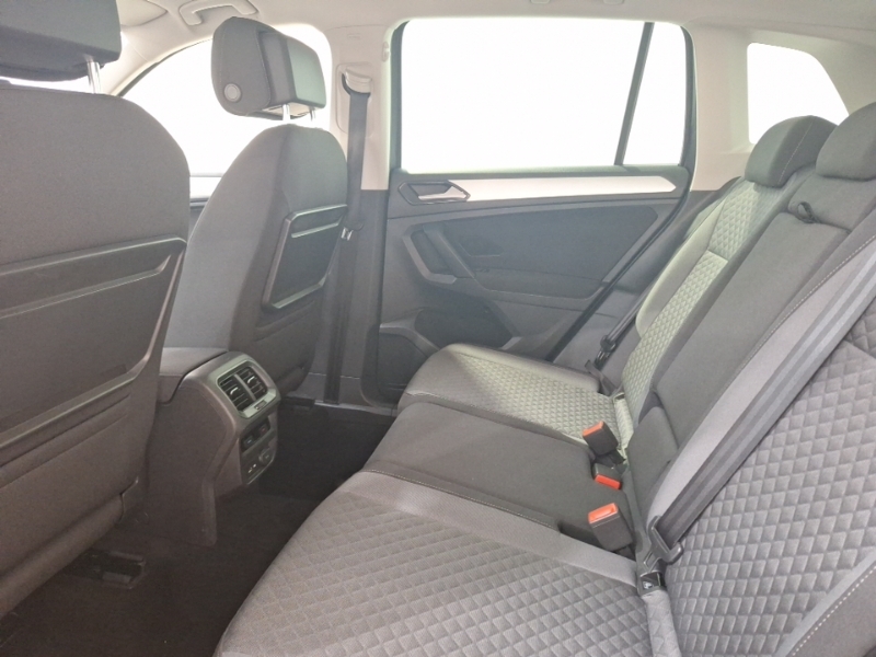 Volkswagen Tiguan Se Navigation Tsi Bluemotion Technology Black #6