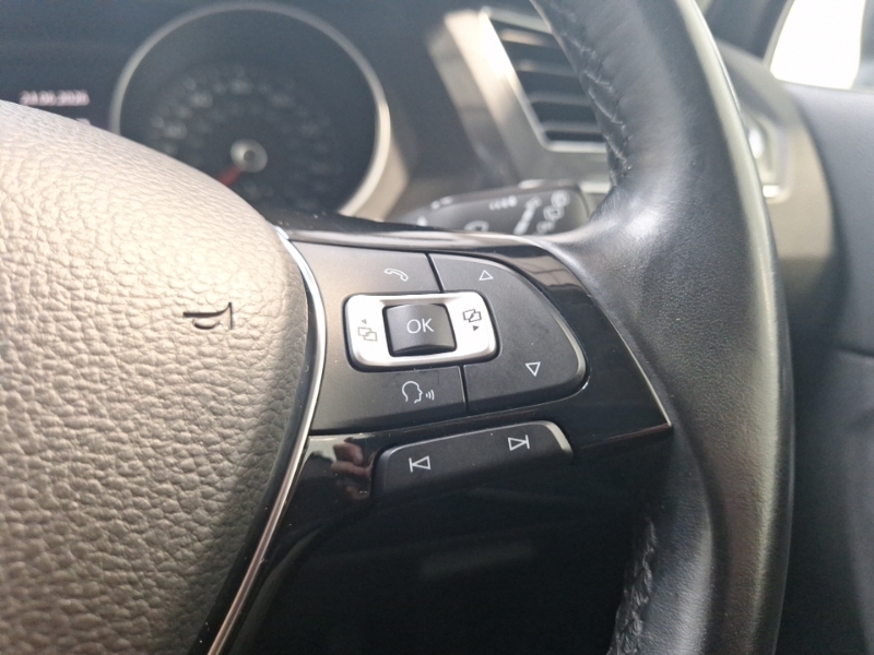Volkswagen Tiguan Se Navigation Tsi Bluemotion Technology Black #12