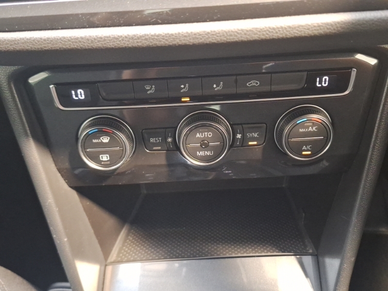 Volkswagen Tiguan Se Navigation Tsi Bluemotion Technology Black #16