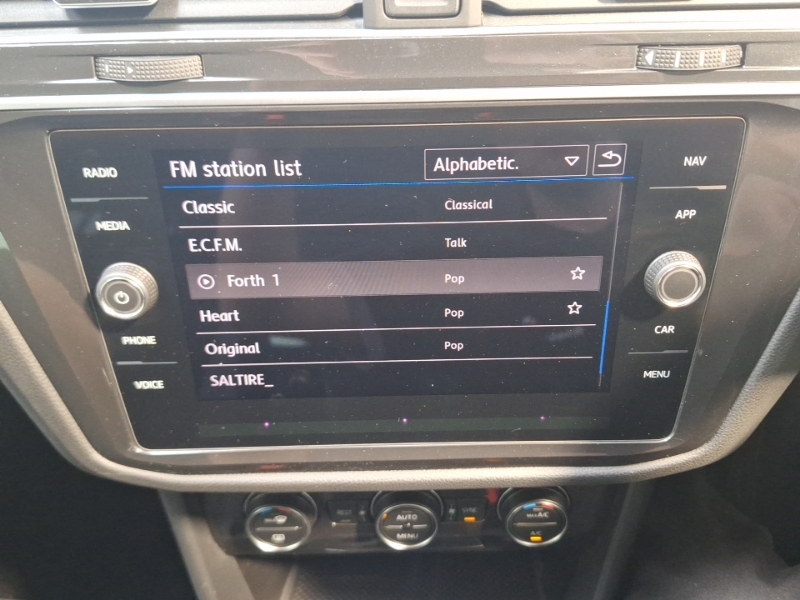 Volkswagen Tiguan Se Navigation Tsi Bluemotion Technology Black #11