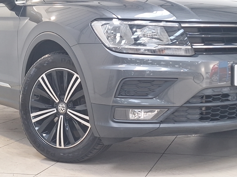 Volkswagen Tiguan Se Navigation Tsi Bluemotion Technology Black #20