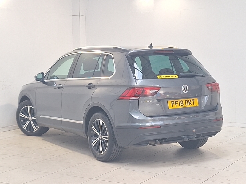 Volkswagen Tiguan Se Navigation Tsi Bluemotion Technology Black #2