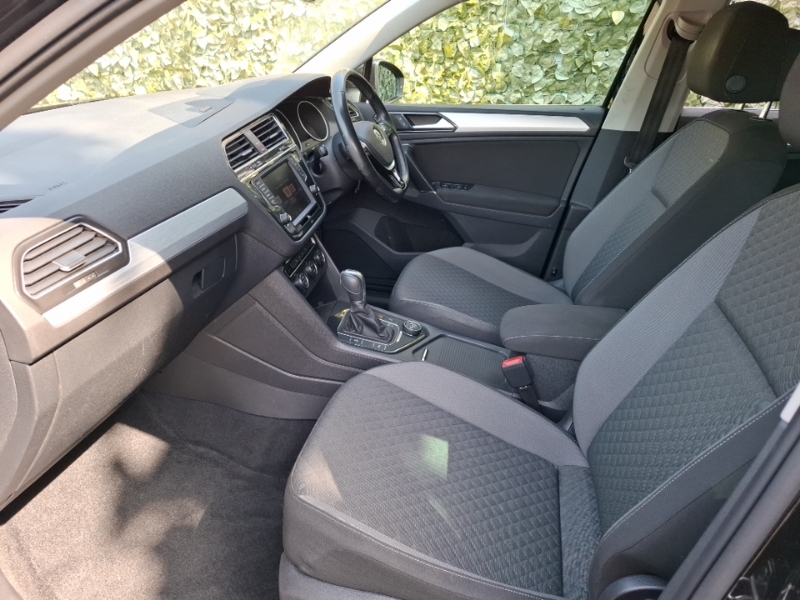 Volkswagen Tiguan 2.0 Tdi 150 4Motion Se Nav Dsg Black #5