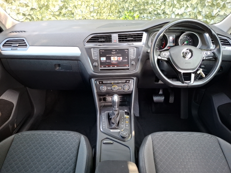 Volkswagen Tiguan 2.0 Tdi 150 4Motion Se Nav Dsg Black #3