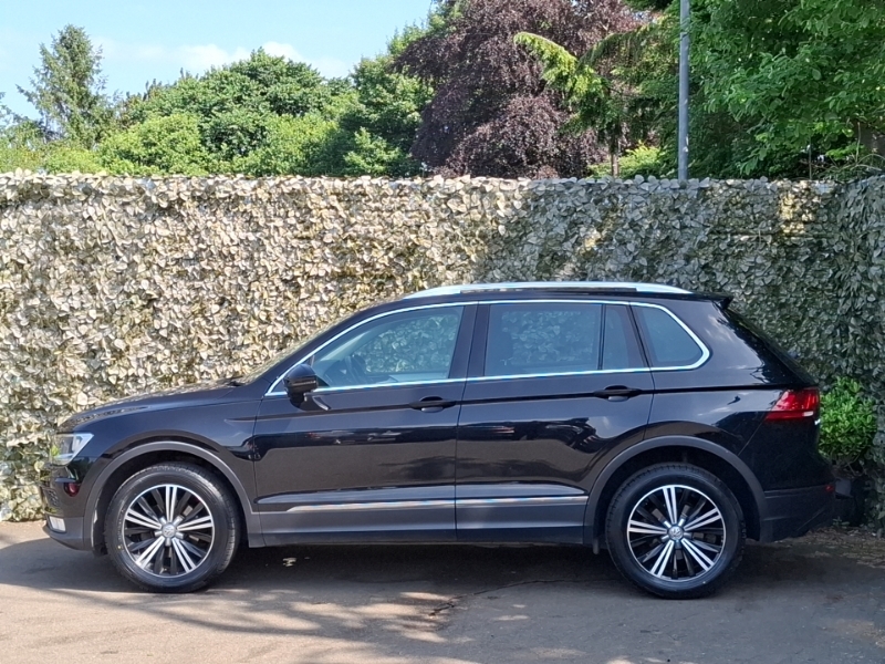 Volkswagen Tiguan 2.0 Tdi 150 4Motion Se Nav Dsg Black #4