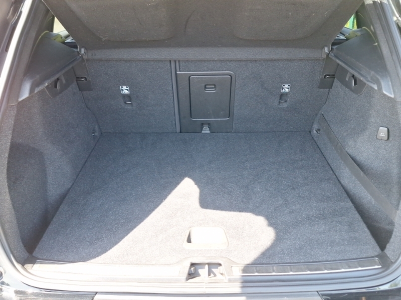Volvo XC40 2.0 B4p R Design Pro Blue #18