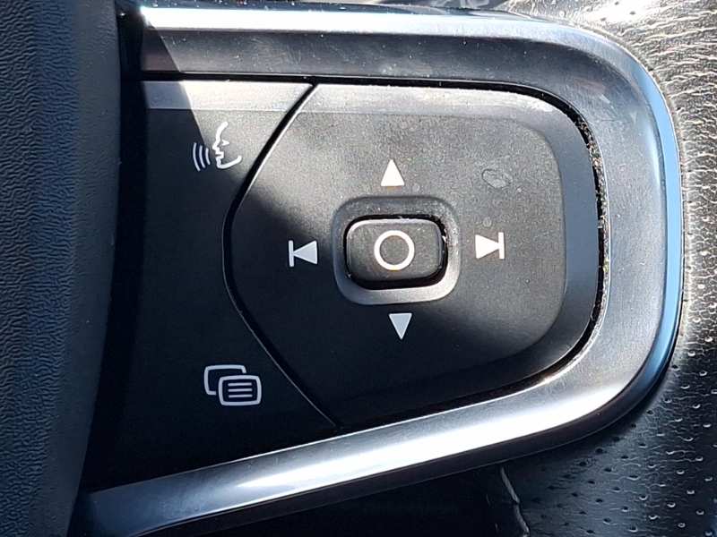 Volvo XC40 2.0 B4p R Design Pro Blue #13