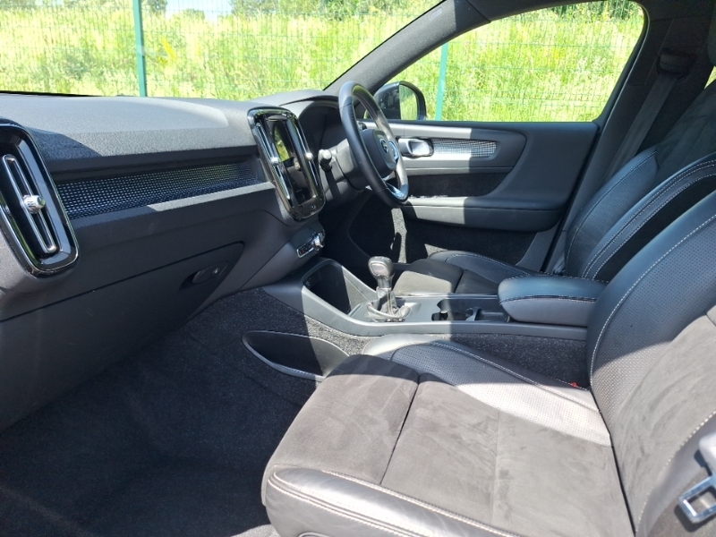 Volvo XC40 2.0 D3 R Design Black #5