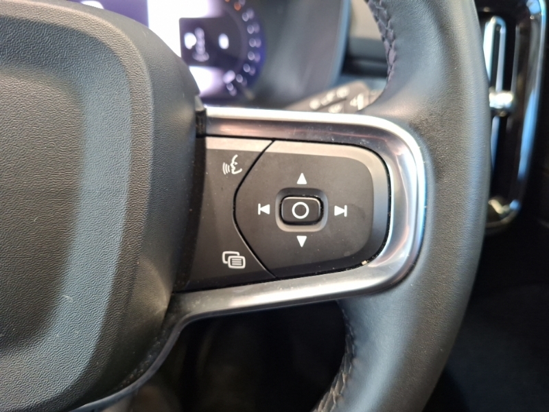 Volvo XC40 2.0 B4p Plus Dark 2024 Grey #13