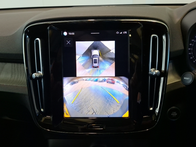 Volvo XC40 2.0 B4p Plus Dark 2024 Grey #9