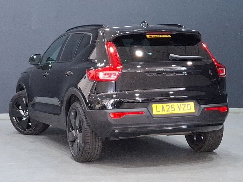 Volvo XC40 2.0 B4p Plus Black Edition Black #2