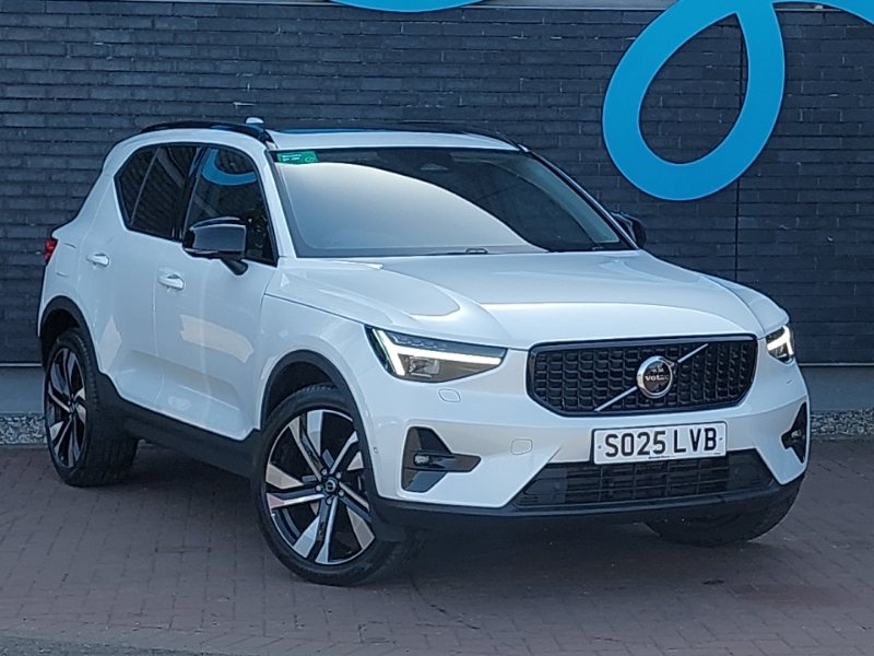Volvo XC40 2.0 B3p Ultra Dark White