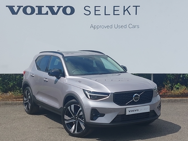Volvo XC40 2.0 B4p Ultra Dark Silver