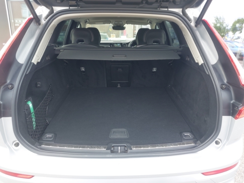 Volvo XC60 H T8 Ultimate Dark Black #18