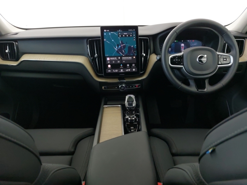 Volvo XC60 2.0 B5p Plus Dark Awd Geartronic Black #3