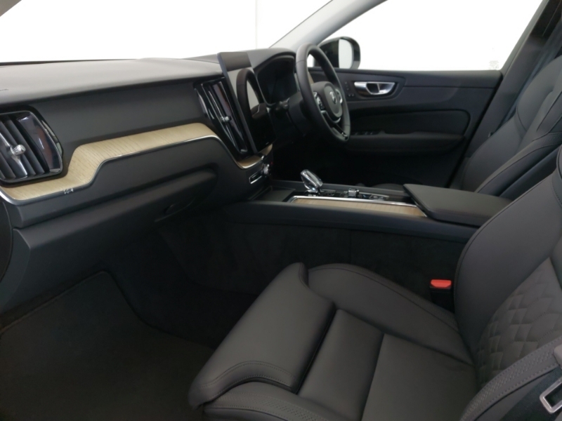 Volvo XC60 2.0 B5p Plus Dark Awd Geartronic Grey #5