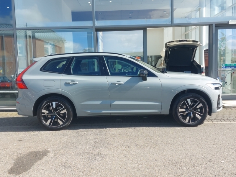Volvo XC60 2.0 B5p Plus Dark Awd Geartronic Grey #4