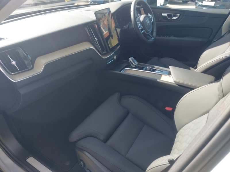 Volvo XC60 2.0 B5p Plus Dark Awd Geartronic Grey #5