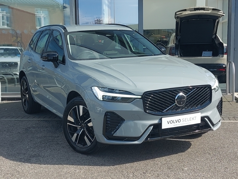 Volvo XC60 2.0 B5p Plus Dark Awd Geartronic Grey
