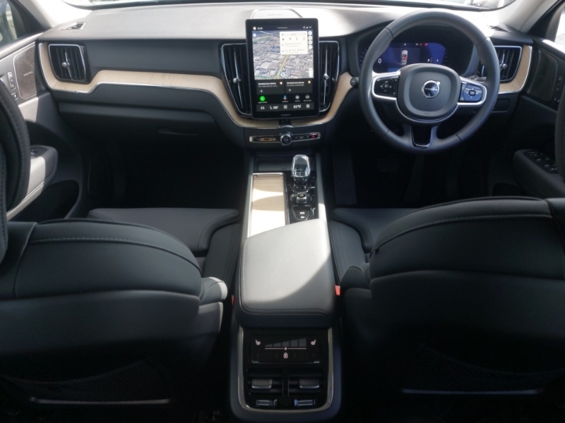 Volvo XC60 2.0 B5p Plus Dark Awd Geartronic Grey #3