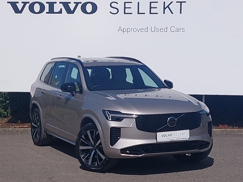 Volvo XC90 2.0 B5p Plus Dark Awd Geartronic Gold