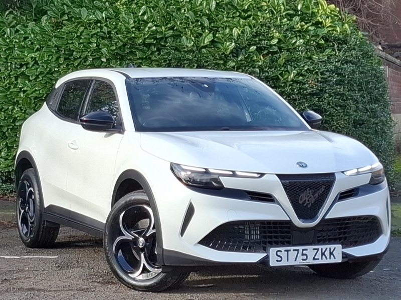 Alfa Romeo Junior 1.2 Turbo Ibrida White