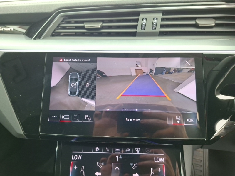 Audi Q8 e tron 300Kw 55 Quattro 114Kwh Launch Edition Black #9