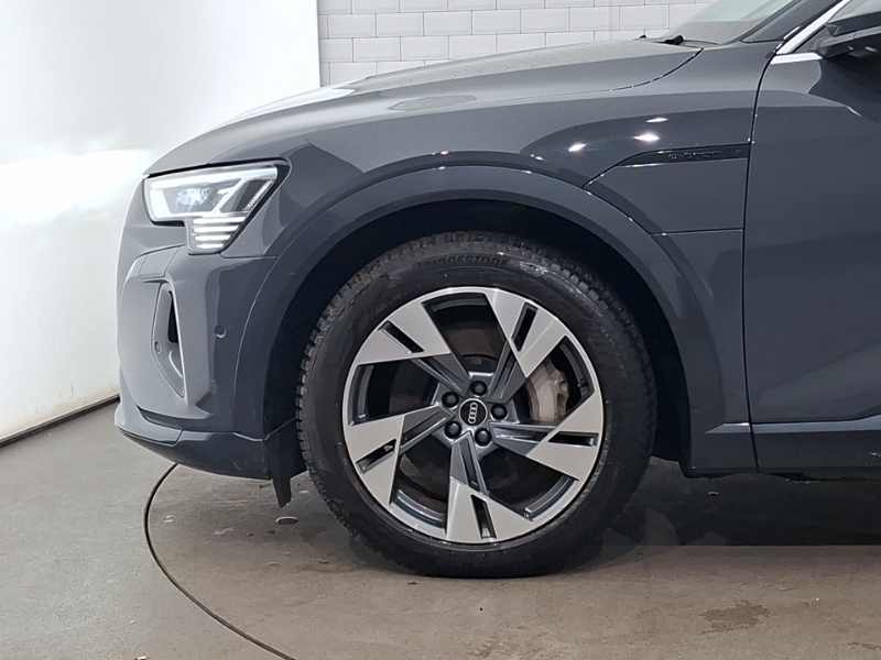 Audi Q8 e tron 300Kw 55 Quattro 114Kwh Launch Edition Black #19