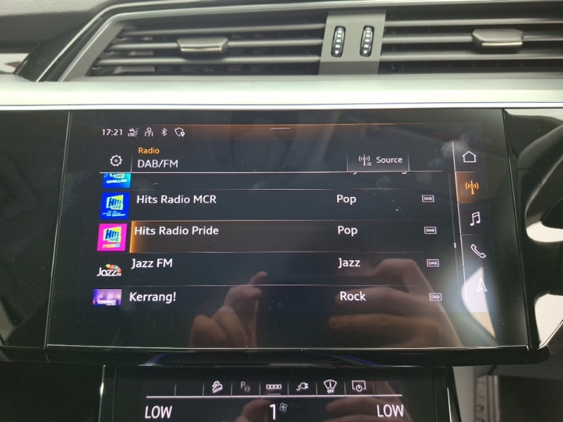 Audi Q8 e tron 300Kw 55 Quattro 114Kwh Launch Edition Black #11
