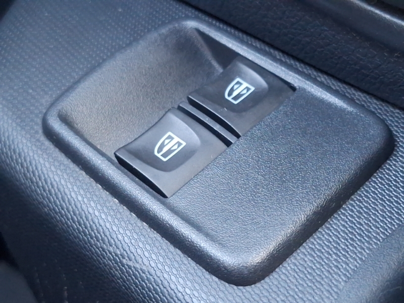 Dacia Sandero 1.0 Ambiance Sce 73 White #18