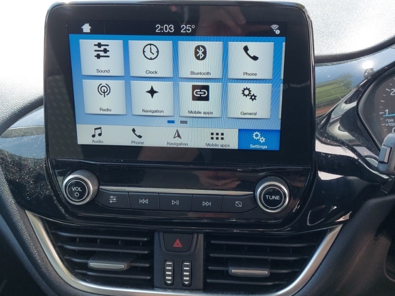Ford Fiesta 1.1 Zetec 2018 Red #9