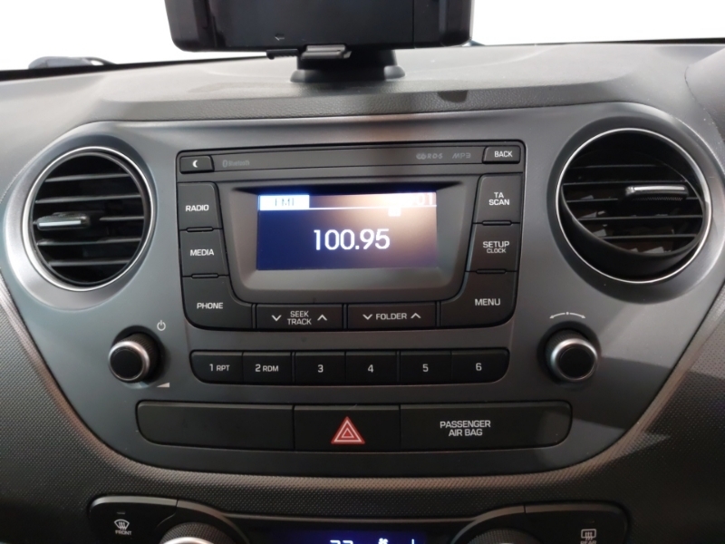 Hyundai I10 1.0 Premium 65 Bhp White #9