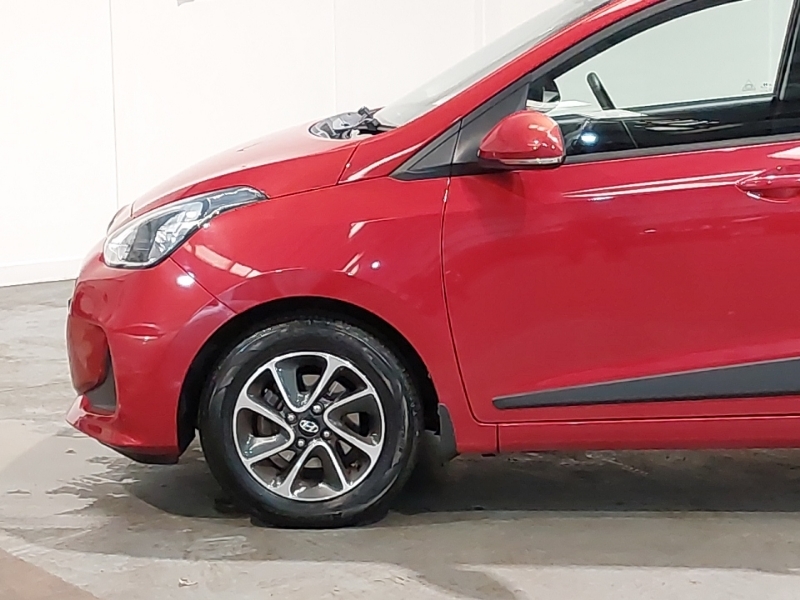 Hyundai I10 1.0 Premium 65 Bhp White #19