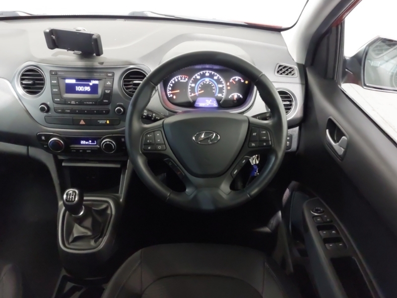 Hyundai I10 1.0 Premium 65 Bhp White #8