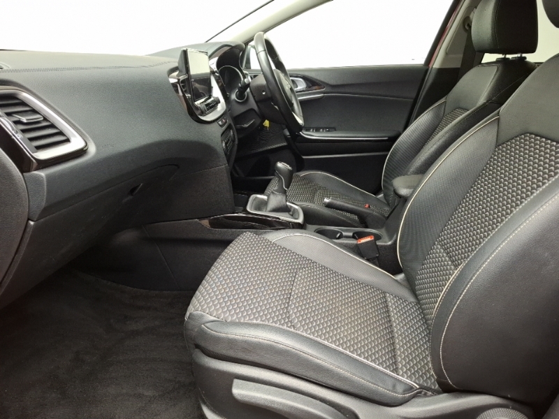 Kia Ceed 1.5T Gdi Isg 3 Red #5