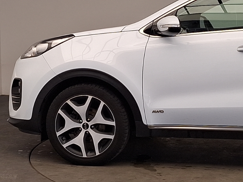 Kia Sportage Estate White #19